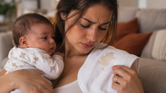 Refluxo em bebê: quando é normal e quando precisa de avaliação?